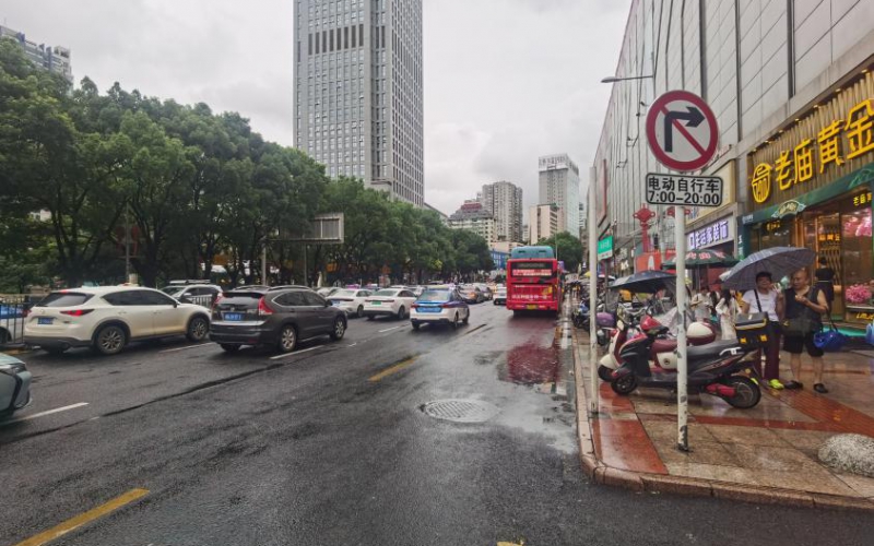 中華中路時代廣場1幢25層兩處資產(chǎn)轉(zhuǎn)讓（持有方：貴州省機(jī)關(guān)事務(wù)管理局國有資產(chǎn)管理服務(wù)中心）