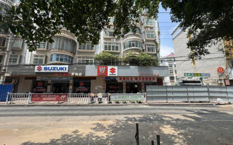 環(huán)城路職工住宅區(qū)一樓1、2-6號門面轉(zhuǎn)讓（持有方：貴州省機(jī)關(guān)事務(wù)管理局國有資產(chǎn)管理服務(wù)中心）