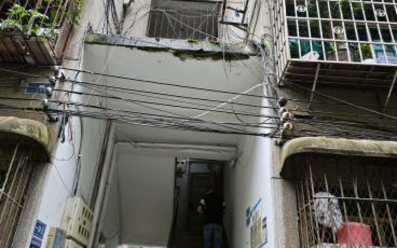 云巖區(qū)寶山北路180號(hào)兩處資產(chǎn)轉(zhuǎn)讓（持有方：貴州省機(jī)關(guān)事務(wù)管理局國有資產(chǎn)管理服務(wù)中心）